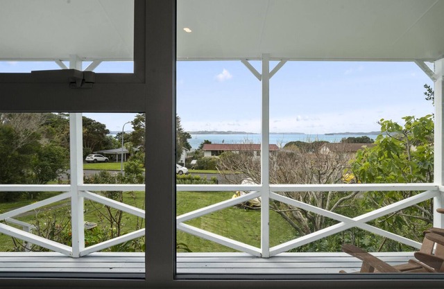 Tide Algies Bay Holiday 