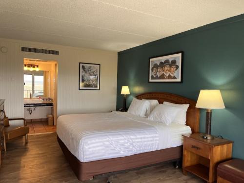 Landmark Lookout Lodge 