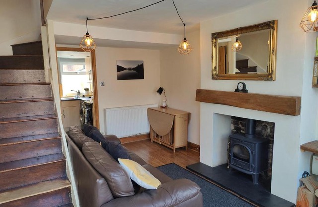 Town Centre House with free parking