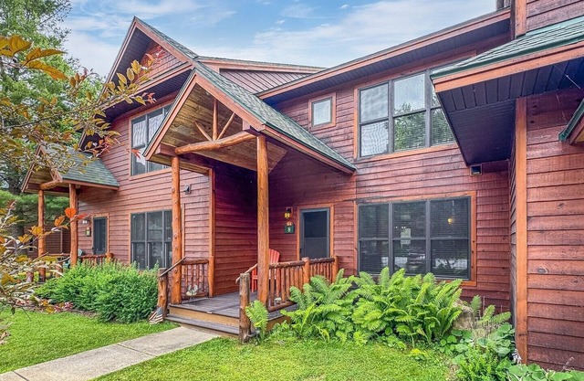 Townhome E4 - 4th Lake