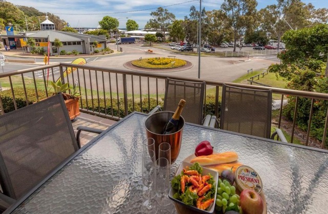 Tradewinds Victoria Parade 