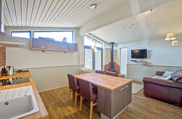 Traditional 2 Pet Friendly