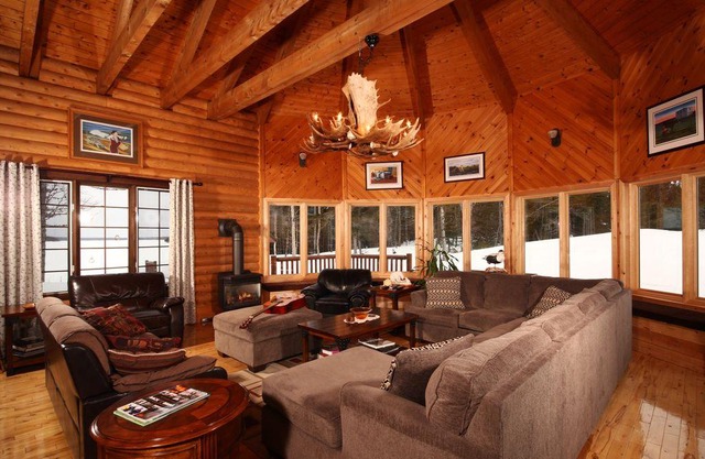 Tuckamore Lodge Rentals - Main Cedar Lodge - Room 5
