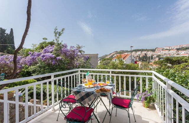 Holiday Dubrovnik Persons Bedrooms 