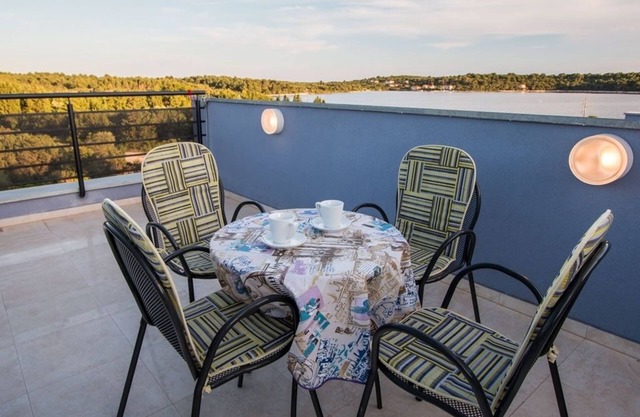 Terrace Sea Verunić Otok 