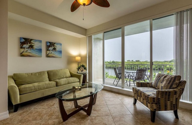 U621 Florida at its finest! Tampa Bay hidden gem resort-style community