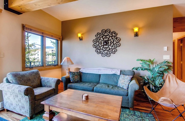 Unique & Modern 3 BR/2BA Condo- Ski-in/Ski-out by RedAwning