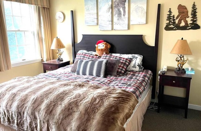 Unique Yeti-Theme Ski On Off Suite Jiminy-Sleeps 4