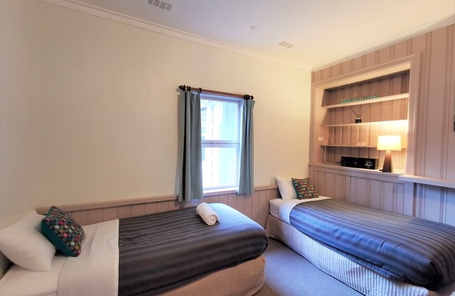 Unit 5 - One Bedroom Spa - HomeAway