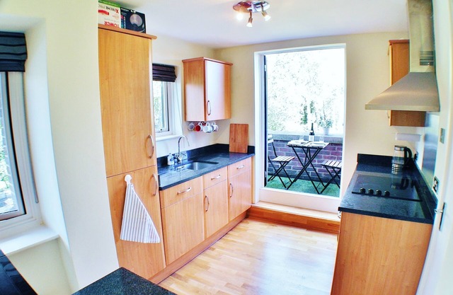 Unparalleled water views in the heart of London