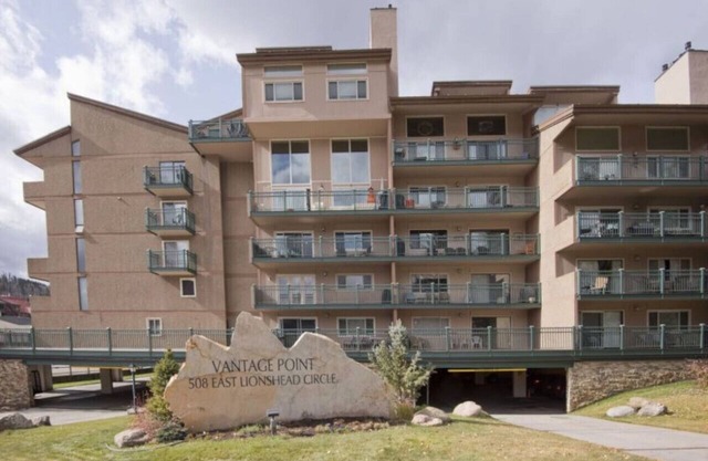 Vail 2-bedroom condo with pool & Hot tub
