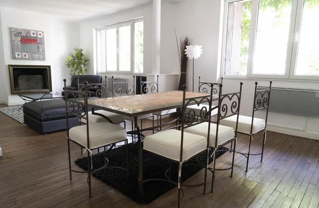 Very beautiful house with GARDEN in Puteaux