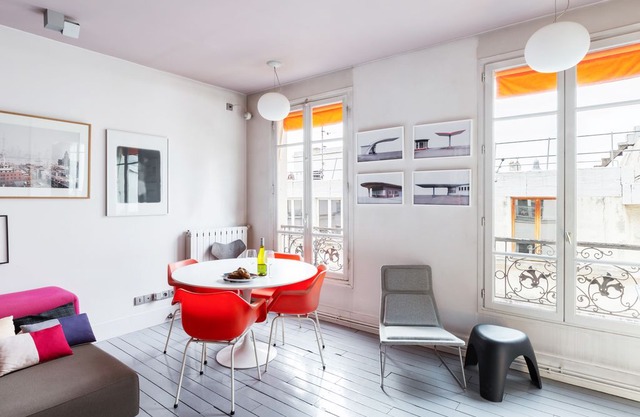 Vibrant Apartment for 2 in Paris IV