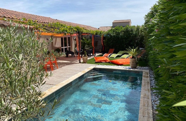 Holiday Tavel Persons Bedrooms 