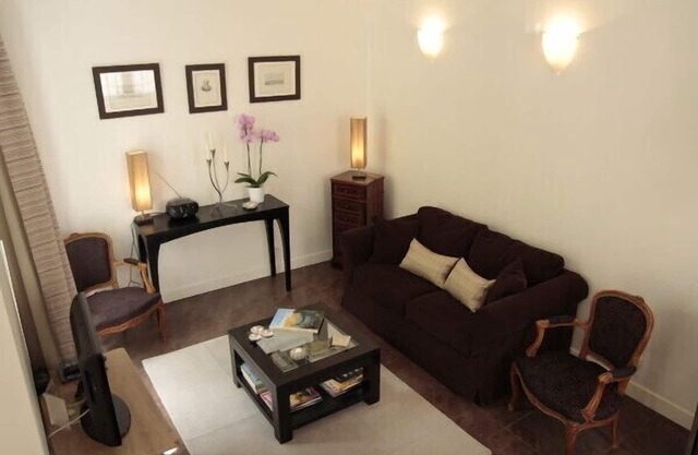 VILLA VERSAILLES/Furnished Rental/bed&breakfast near Chateau De Versailles