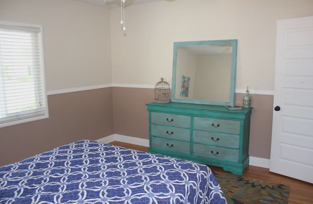 Vintage Downtown Lodi Bungalow