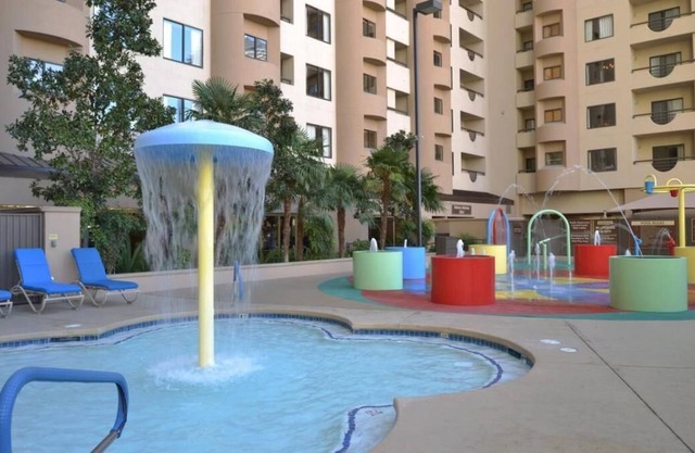 Viva Las Vegas! Scan The Code For 3D Tour! Onsite Pool, Spa