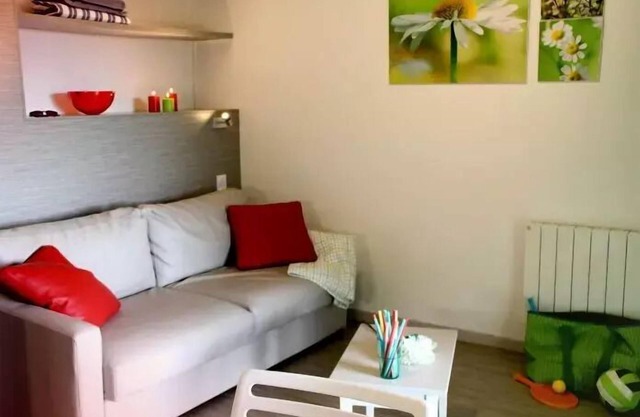 Vvf Villages Les Pierres Rouges Persons 