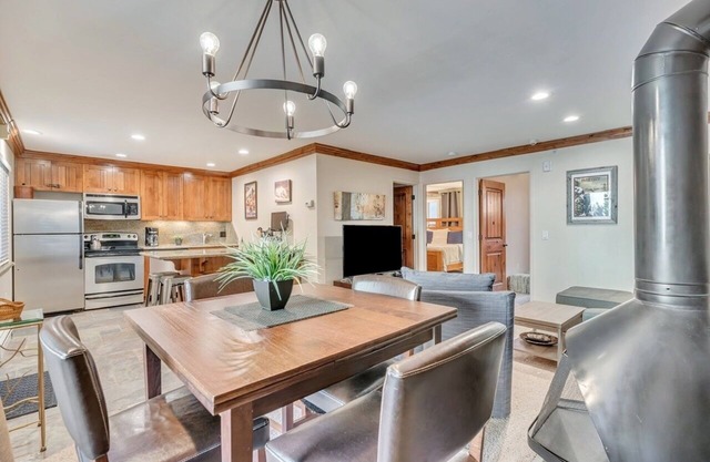 Walk to PC Mountain Village & Main Street! Heated Pool & Spa! Brand New Gym!