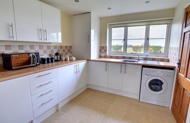 Walnut Cottage - Two Bedroom House, Sleeps 4