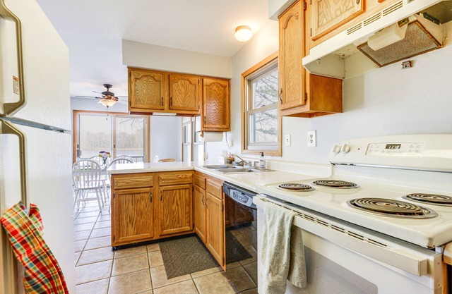 Waterfront Cottage Deck Dragon 