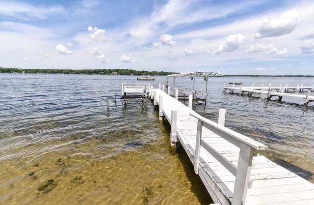 WATERFRONT- DELAVAN LAKE HOME, PIER-BEST SUNSETS!!