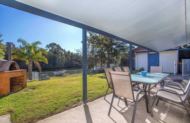 Entrance Waterfront Wonder 