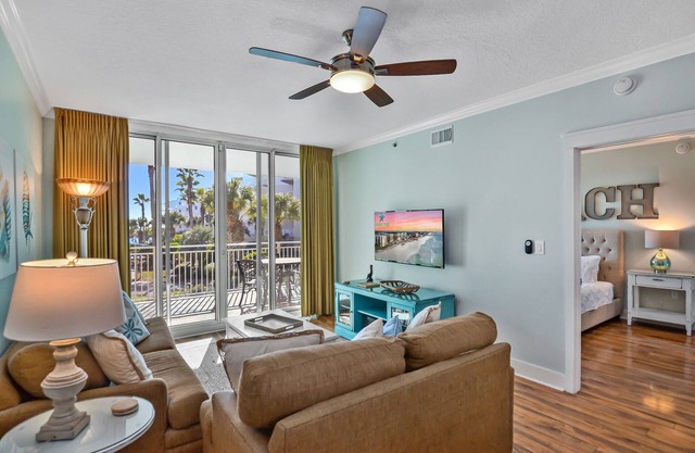 Waterscape C303 ~ Free Beach Service ~ Great view of the Resort!