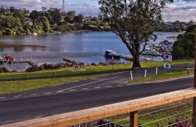 Waterside Unit 6 Mallacoota