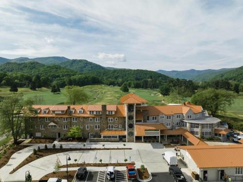 Waynesville Inn Golf Club Trademark 