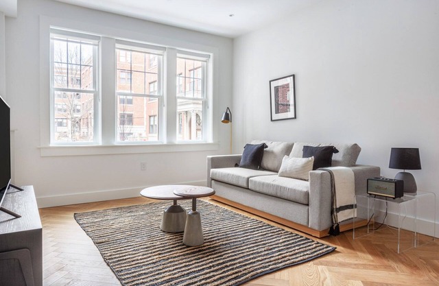Well-Located Porter Square 1BR in Harvard Square