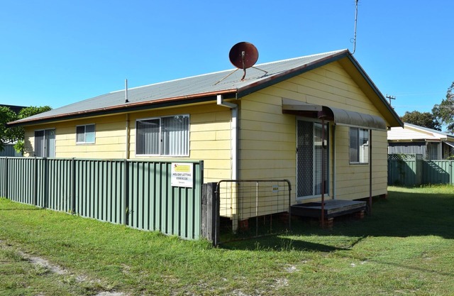 Wenlaw Cottage (Rear) Hat Head