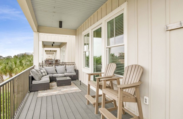 West Side Cottage Unit R - Luxury at the Beach in the Angell Family Beach House!