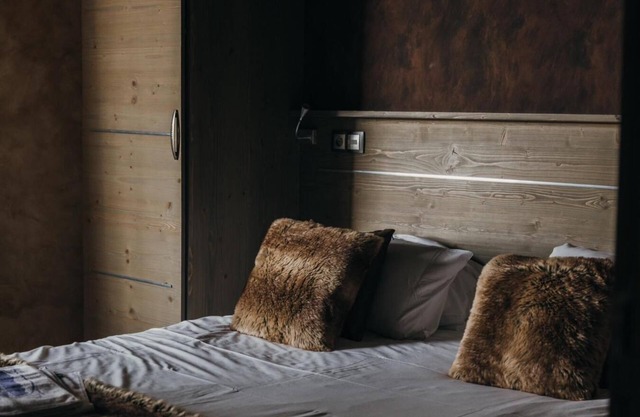 Resort Swimming Ski Locker 