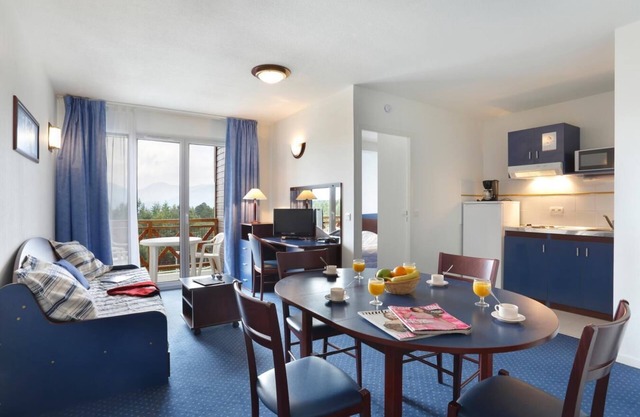 Résidence Pyrenées Pièces Cabine Personnes Vue Montagne Pyrénées 