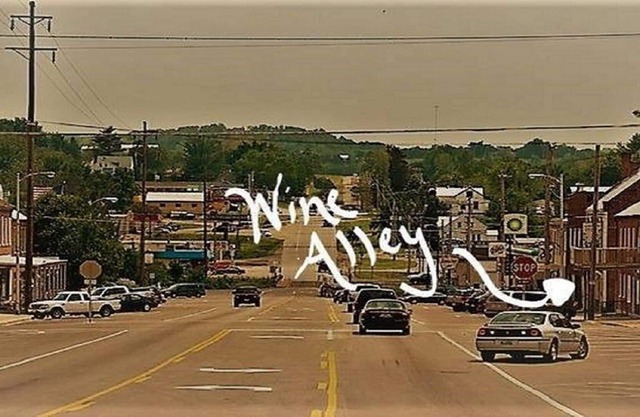 Wine Alley East Suite