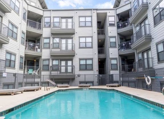☆ WOW Condo Downtown w/ Pool