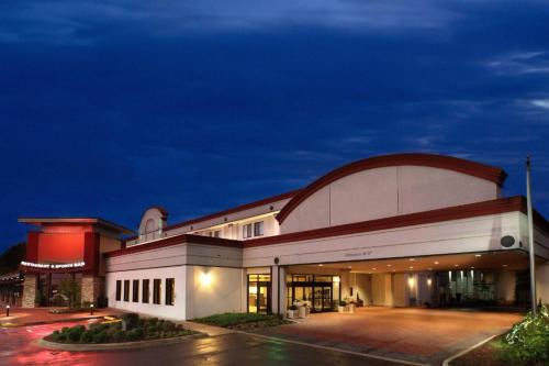 Holiday Inn Ihg Hotel 