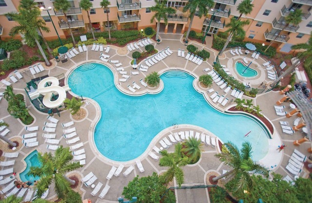Wyndham Palm-Aire | 4BR Suite Pool & Resort Access
