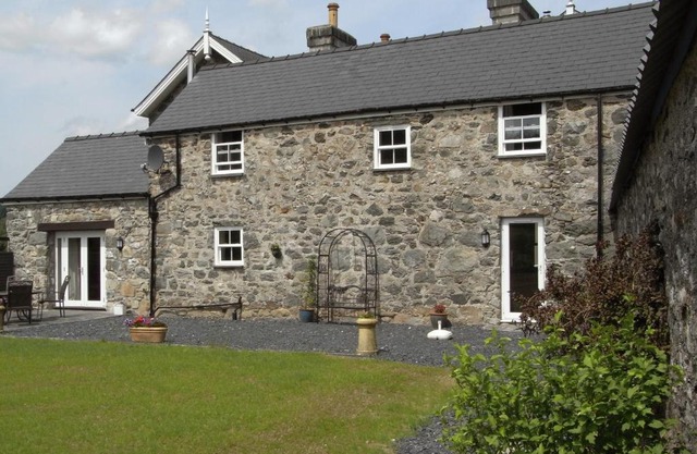 Y Bwythyn At Henfaes 