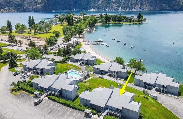 Yacinde G5 Poolside Condo with Loft, Sleeps 4