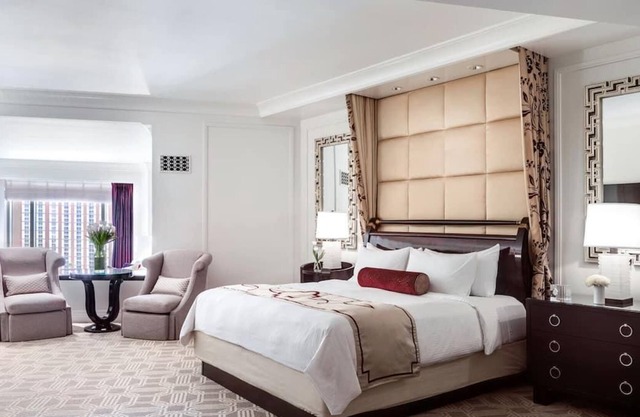 Your Relaxing Getaway Awaits! Outdoor Pool, Parking, Near Bellagio Fountains!