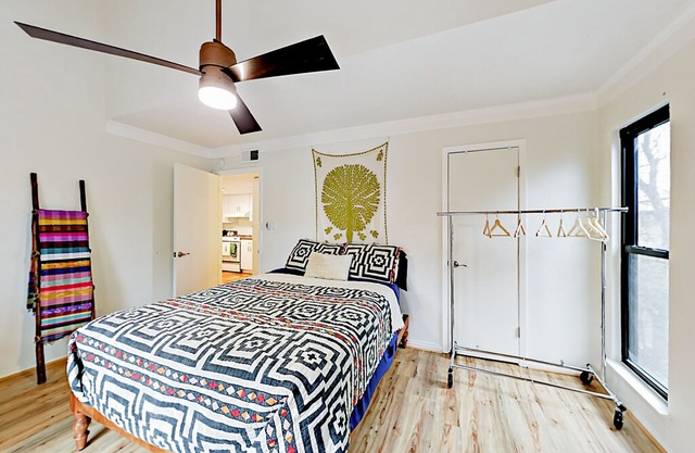 Zilker Area Home w/ 2-Tier Deck - Near Barton Springs, South Lamar & Downtown