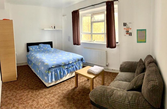 ZONE1 Old Street Homestay Bright room close to Underground