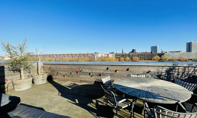 Frederiksberg C Apartment | 100 m² Apartment ∙ 2 bedrooms ∙ 4 guests