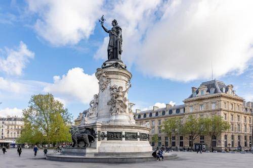 3rd Arrondissement Apartment | 119 m² Apartment ∙ 3 bedrooms ∙ 9 guests