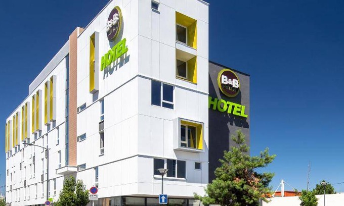 Bobigny Hotel | 16 m² Hotel ∙ 10 guests