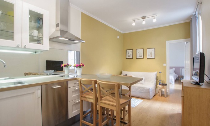 Saint-Merri Apartment | 2-room apartment Marais - Beaubourg - Hotel de Ville district
