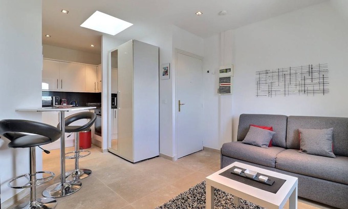 Porte-Dauphine Apartment | 20 m² Apartment ∙ 1 guest