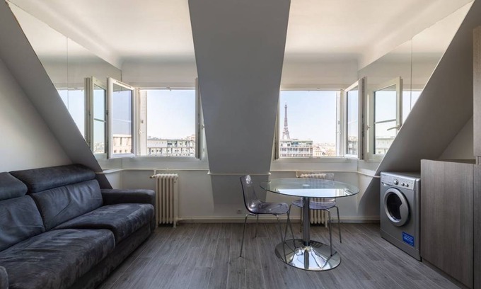 Quartier de l'Ecole-Militaire Apartment | 22 m² Apartment ∙ 2 guests